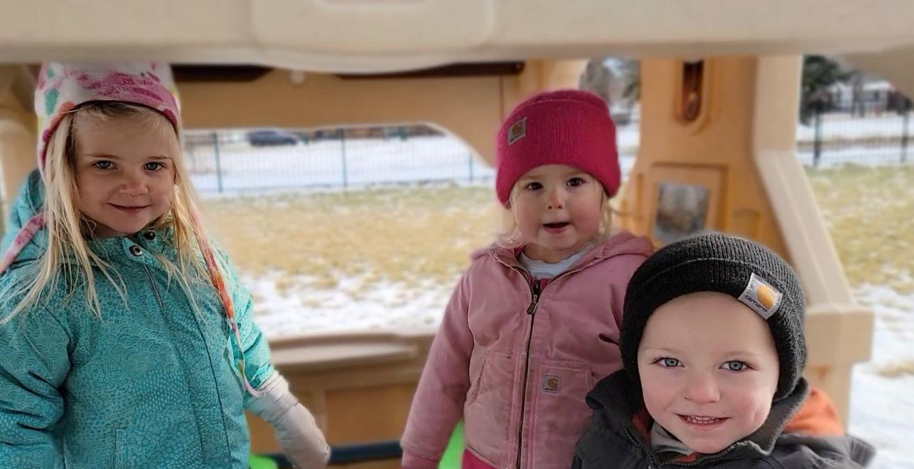 kids in playhouse